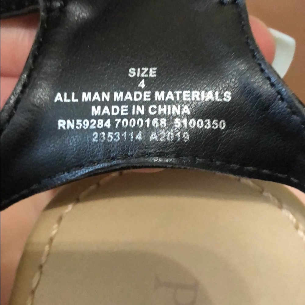 sandals - Picture 3 of 3